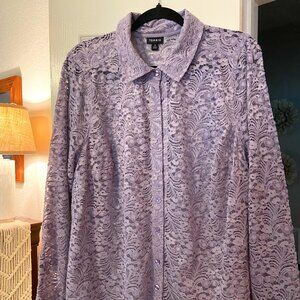 EUC Torrid Sz 0 10/12 Soft Lilac Lace Shirt